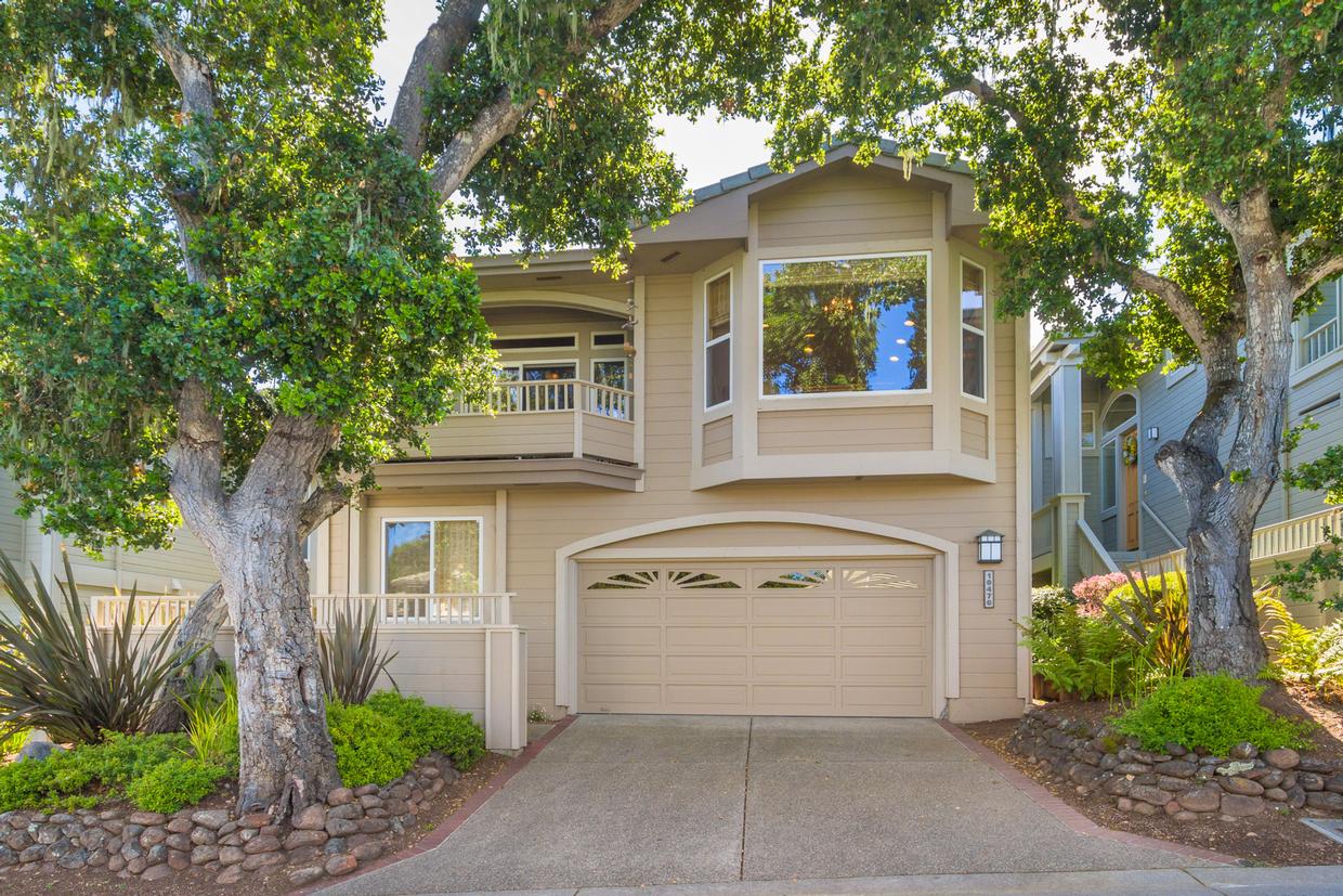 FAIRWAY Carmel Valley Ranch Vacation Home Detail Three Bed / Three
