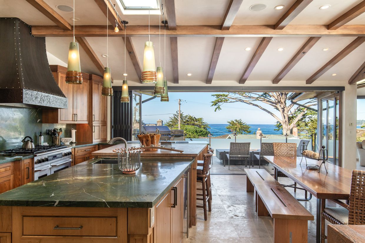 PACIFIC PARADISE Carmel Vacation Home Detail Four Bed / Four Full